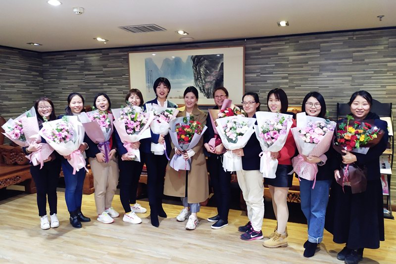 曬幸福｜開元女神們的“surprise” 開元礦業(yè)集團